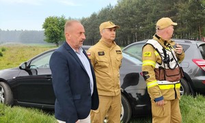 zdjecie na stronie o tytule: Podziękowania Burmistrza Miasta i Gminy Łopuszno  za szlachetne niesienie pomocy podczas pożaru lasu w Snochowicach